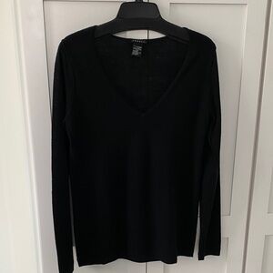 Theory Black V-Neck Cashmere Sweater-Large